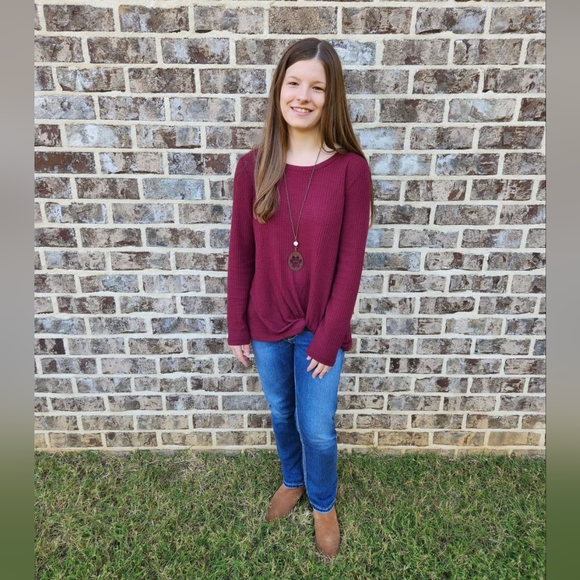 Meet your Posher, Emily - Picture 3 of 4